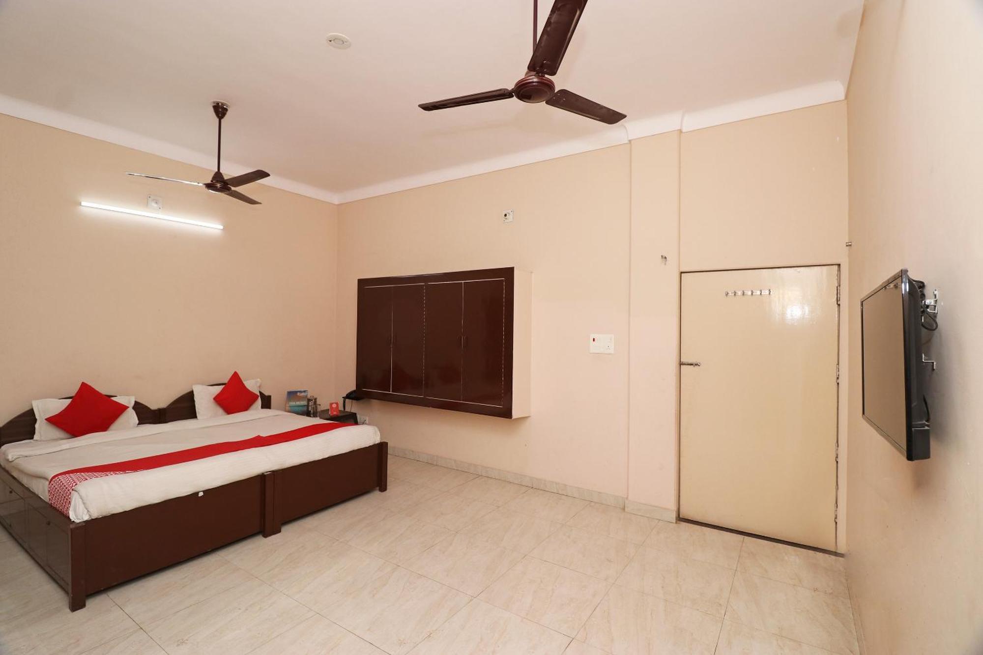 ורנאסי Flagship Chandra Prabha Guest House מראה חיצוני תמונה